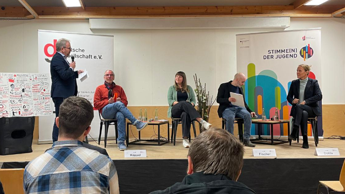 Podiumsdiskussion beim Jugendforum