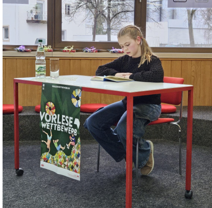 Schülerin des CVG beim Vorlesen