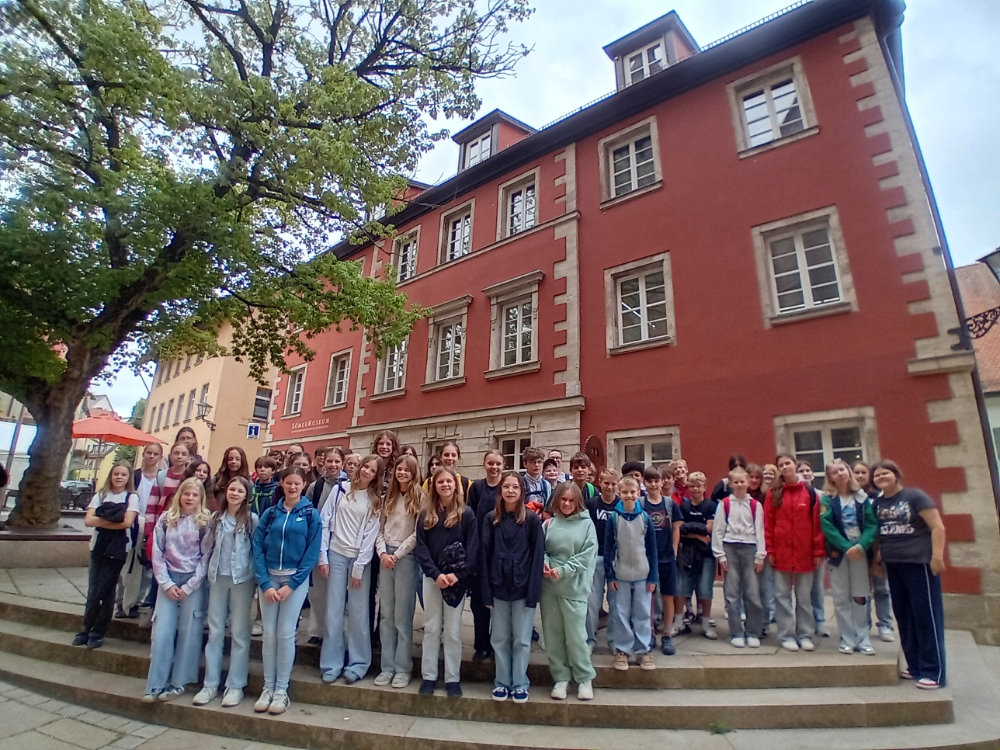 Gruppenbild der teilnehmenden Schülerinnen und Schüler