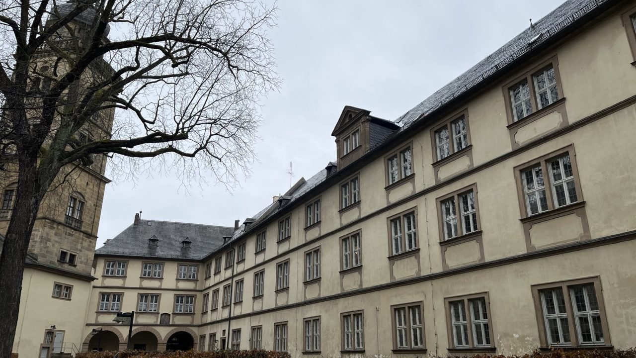 Exkursion zum Welttag der Philosophie: Q13 diskutiert über „Epistemische Ungerechtigkeit“