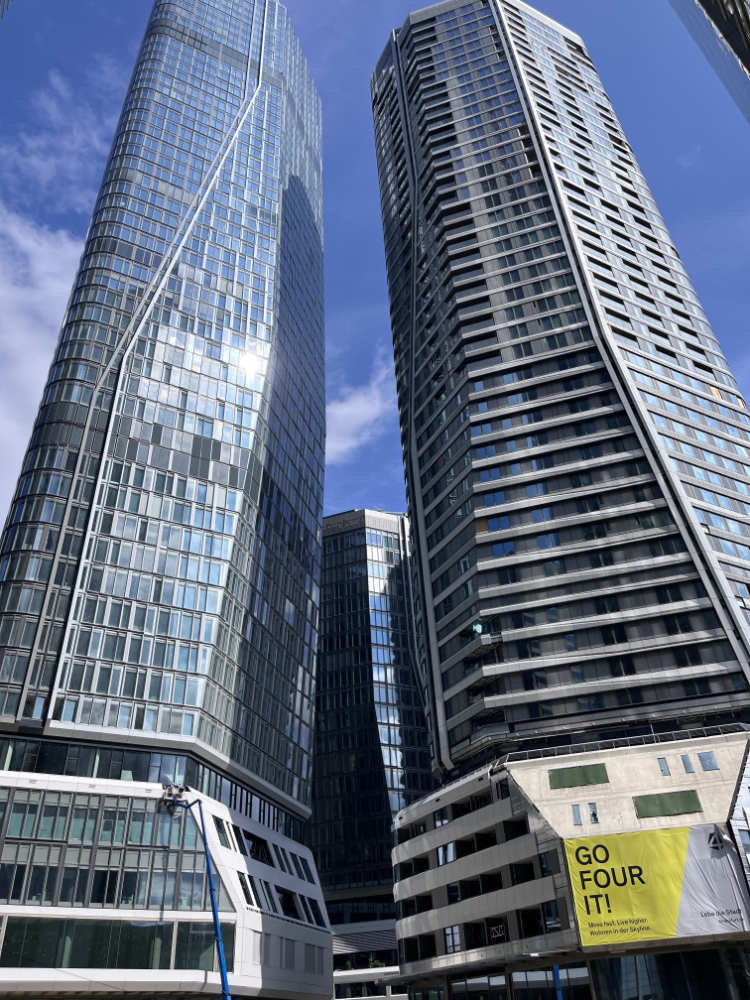 Frankfurter Skyline bei Börsenexkursion