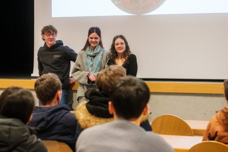 Schülerinnen und Schüler erzählen von ihren Eindrücken aus der Einführungsklasse