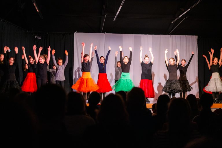 Auftritt Theaterklasse beim Tag der Offenen Tür 2025