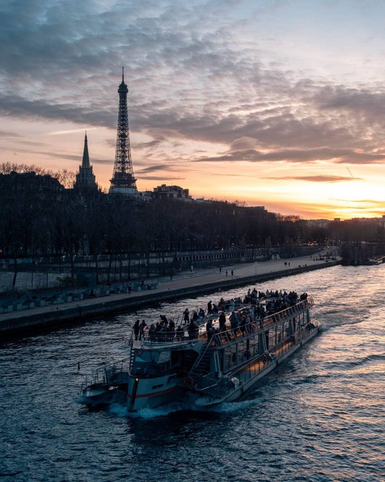 Eiffelturm im Sonnenuntergang