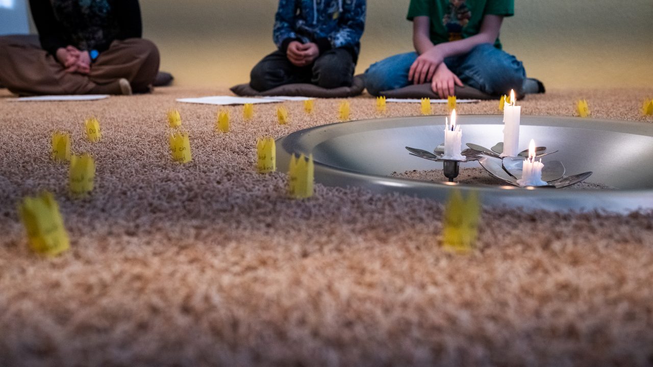 Passionsandachten an unserer Schule – Zeit zum Innehalten vor Ostern