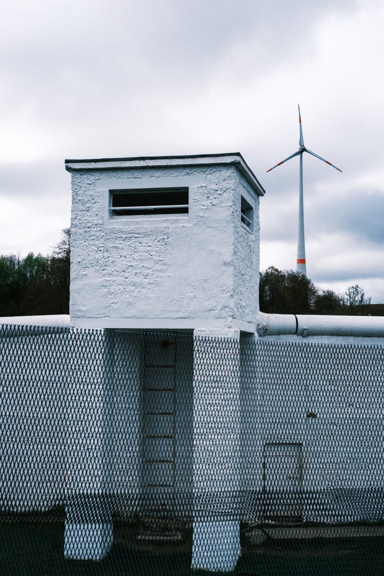 Wachturm der Grenzanlage