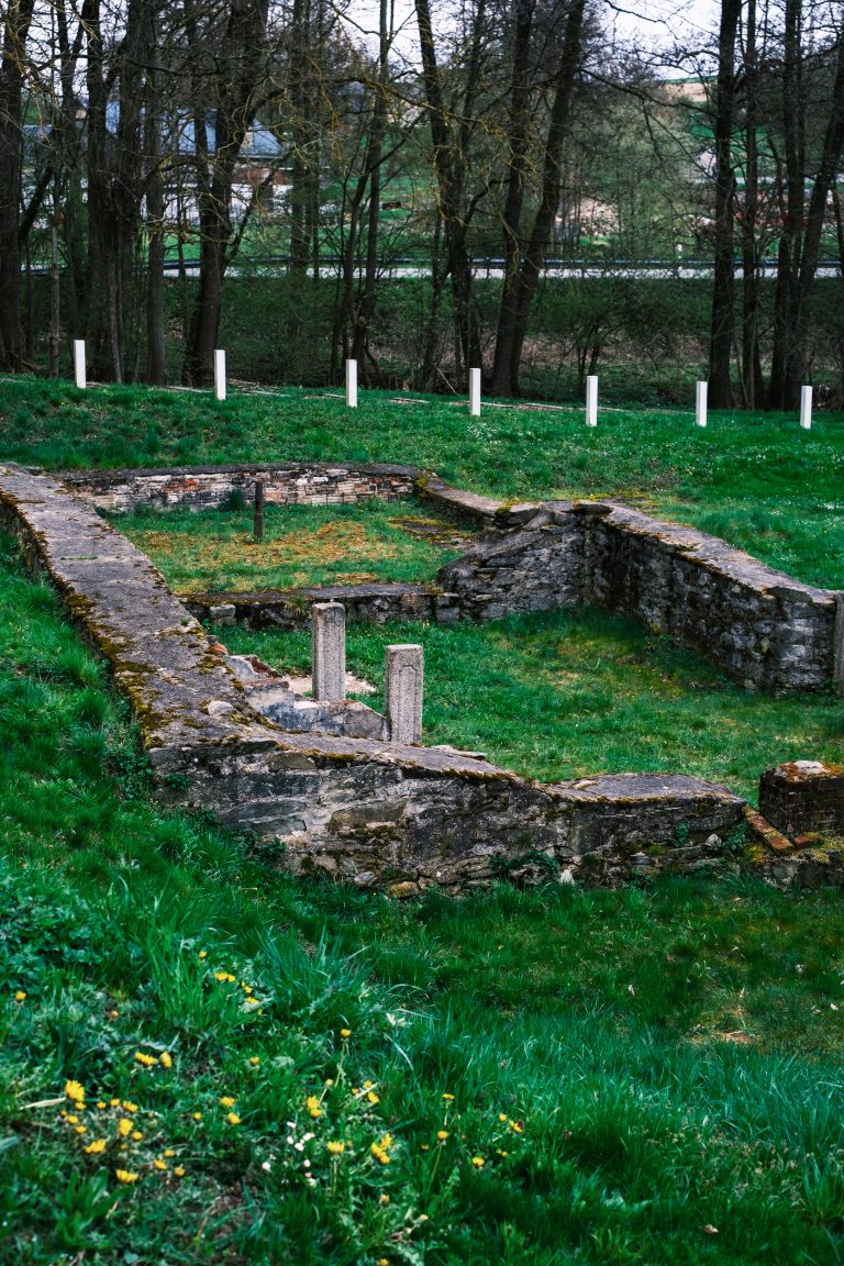 Mauerreste der alten Mühle, die nach einem erfolgreichen Fluchtversuch abgerissen wurde