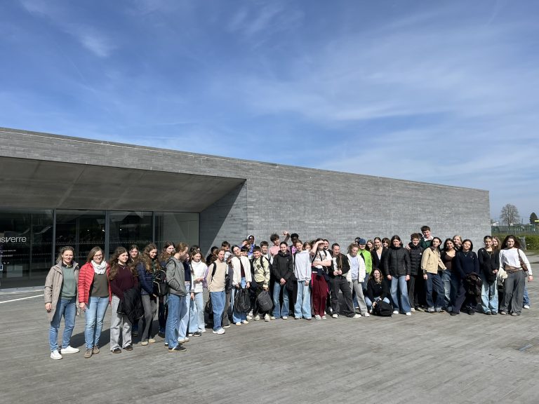 Gruppenfoto der Schülerinnen und Schüler