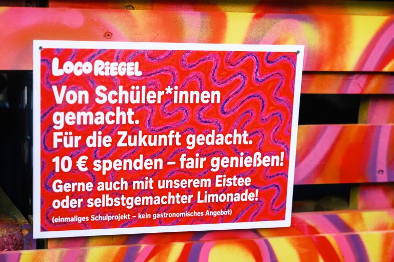 Informationsschild zum Spendenkonzept