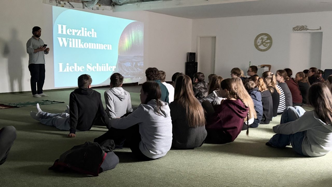 Besuch in der Moschee im Rahmen des Religions- und Ethikunterrichts